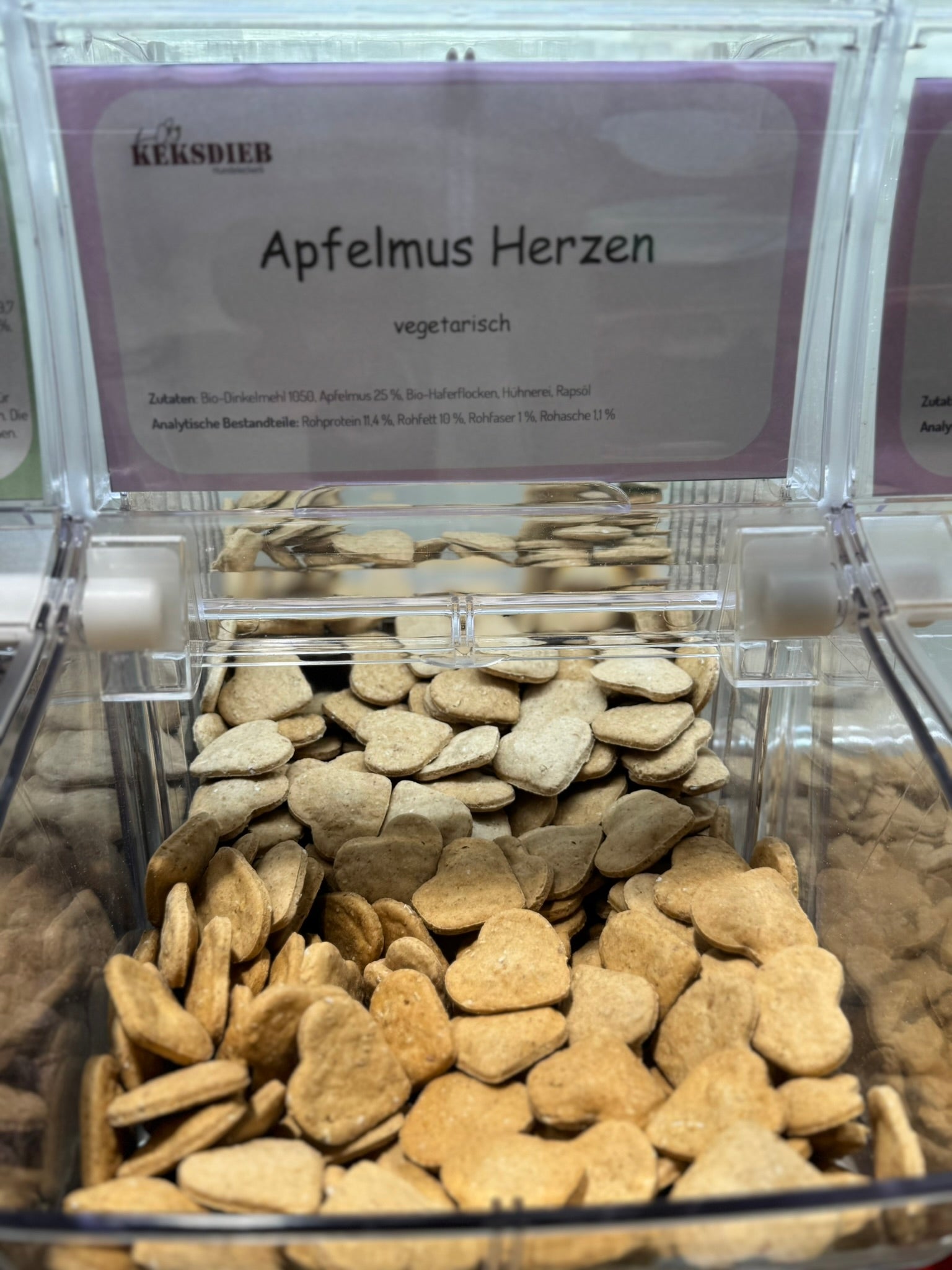 Apfelmus Herzen Hundeleckerlis  Selbstbedienungsbox 