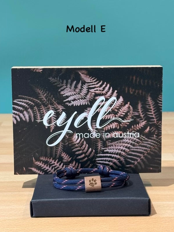 Schild Eydl und dunkelblau violettes Armband