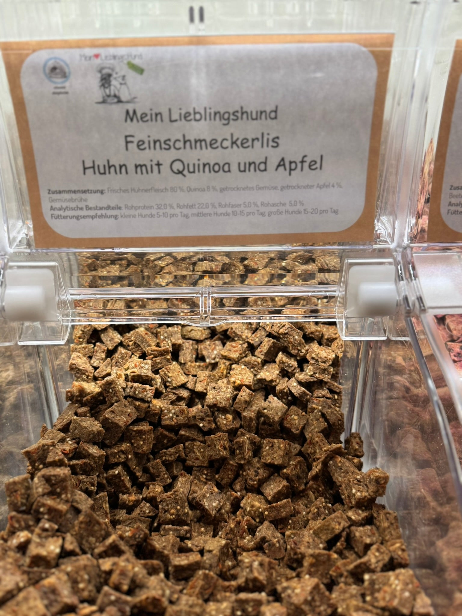 Feinschmeckerlis Huhn mit Quinoa und Apfel Hundeleckerlis  in Selbstbedienungsbox 