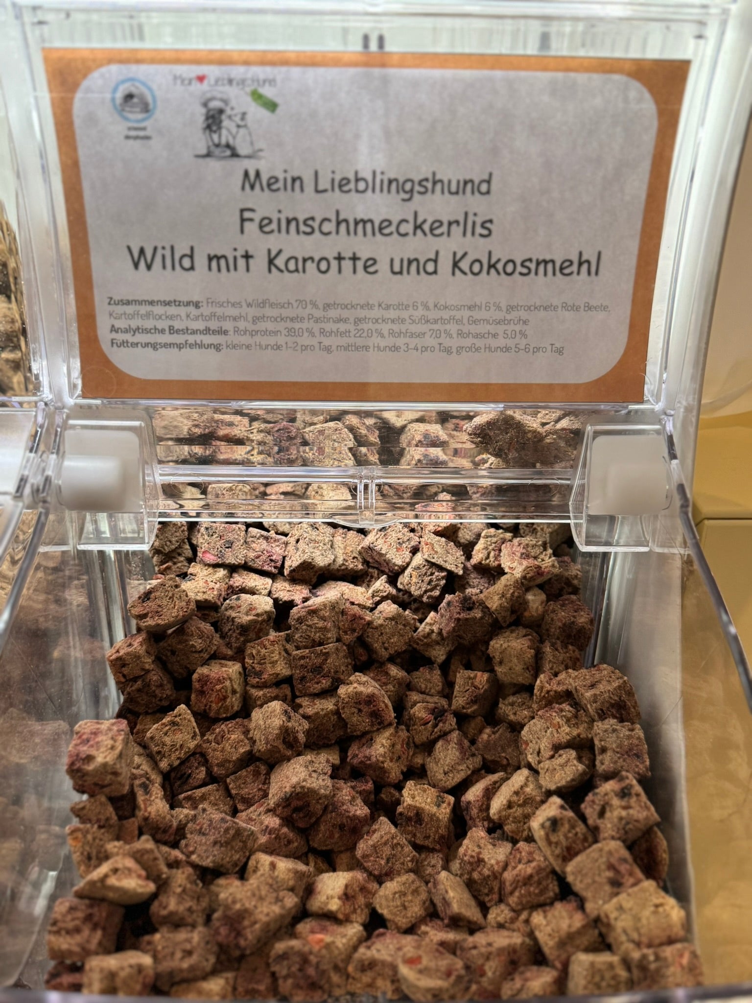 Feinschmeckerlis Wild mit Karotte und Kokosmehl Hundeleckerlis  in Selbstbedienungsbox 