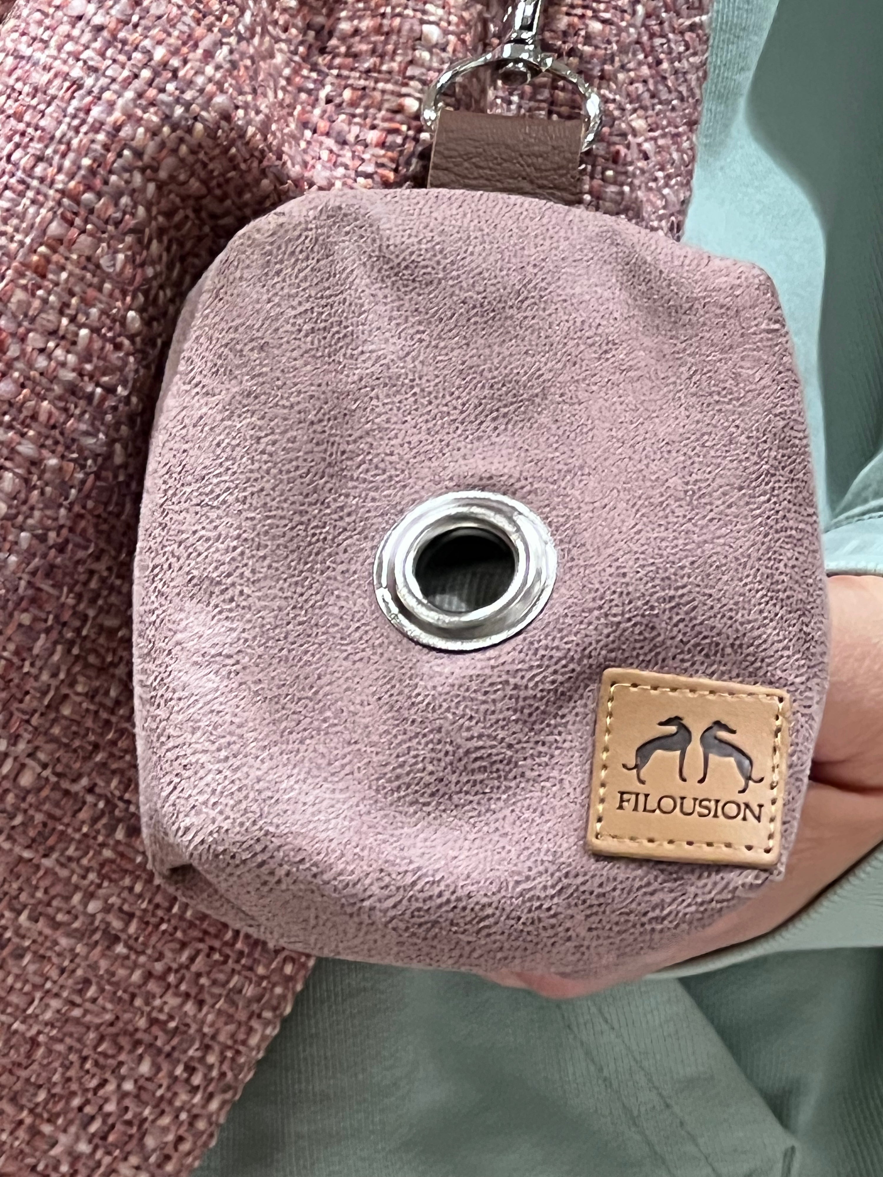 Filousion MiniCrossbag 2in1 Hundetasche in Rosa Detail Leckerlibeutel