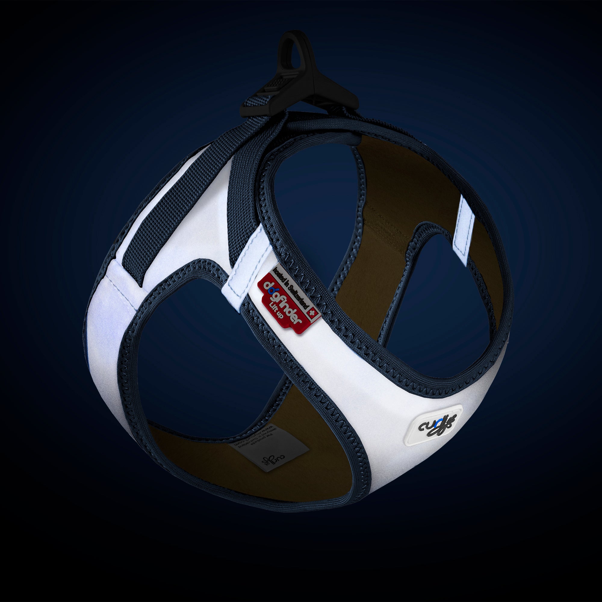 reflektierendes Hundegeschirr im Dunkeln mit Curli Aufnäher