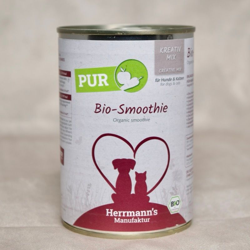 Dose Hundefutter mit Herrmanns BIo Smoothie. Abbildung sitzender Hund neben sitzender Katze umrahmt von einem Herzen
