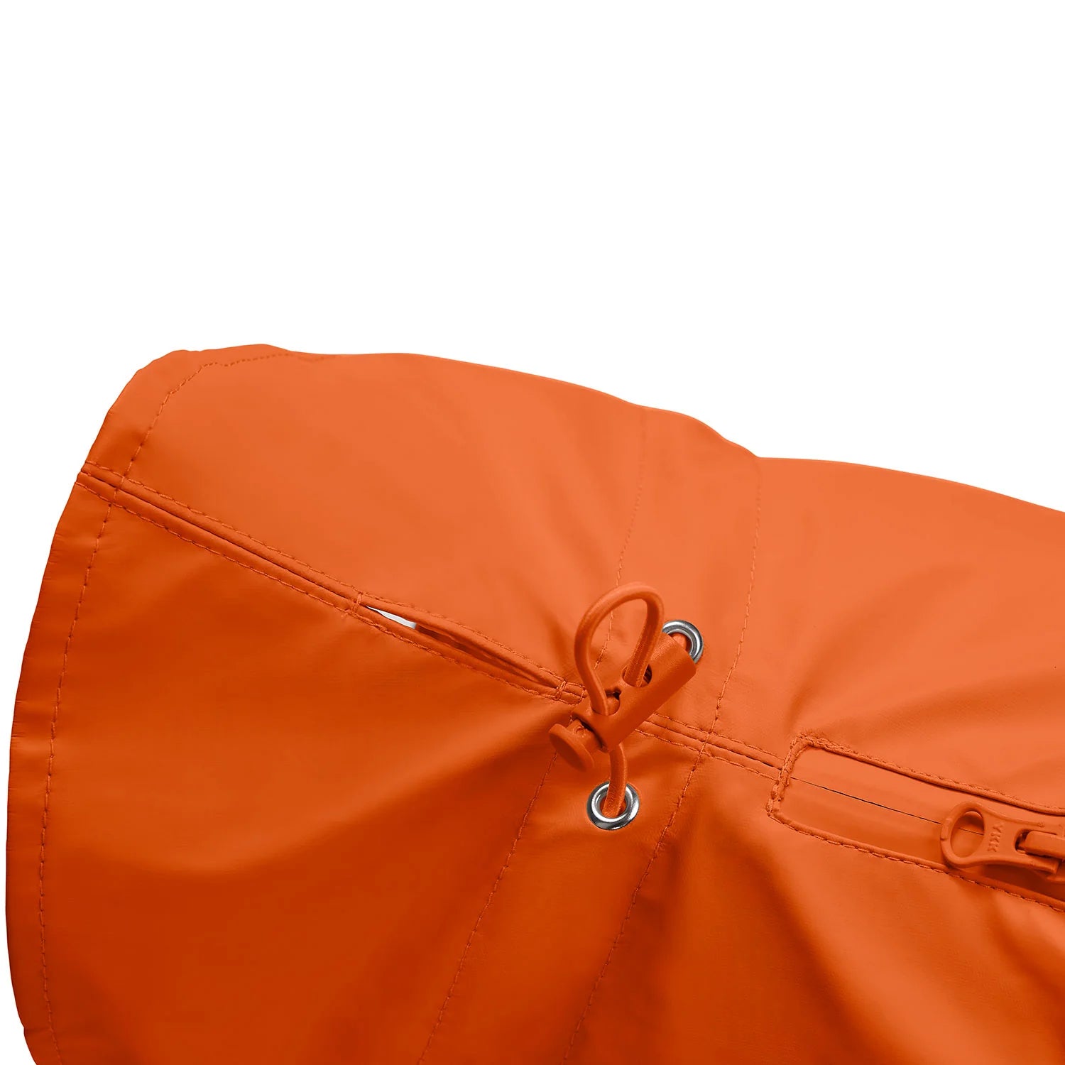 Detailaufnahme der verstellbaren Kapuze des orangen Hunderegenmantels.
