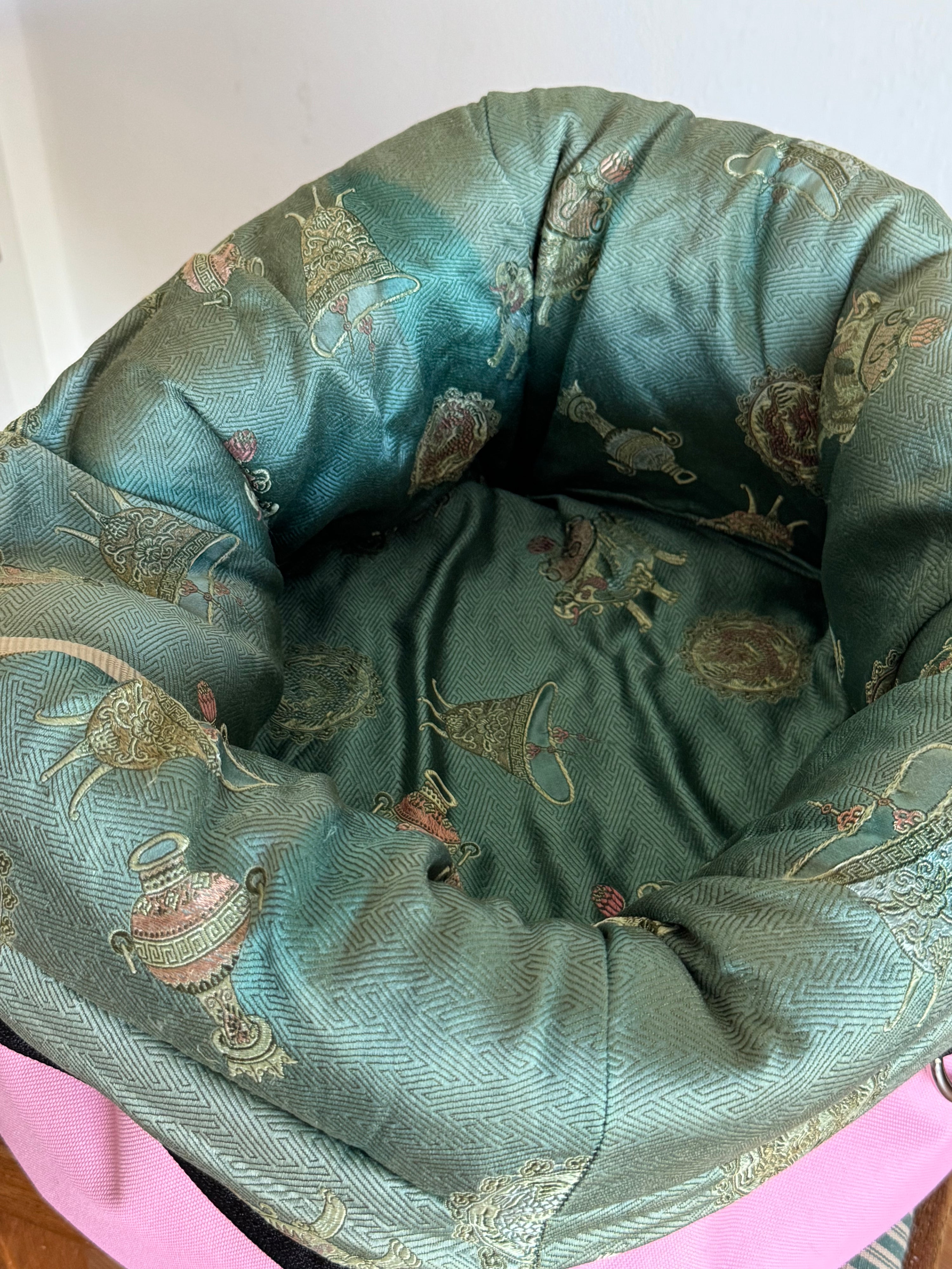 Eine Hundetasche zum schlafen und verreisen 