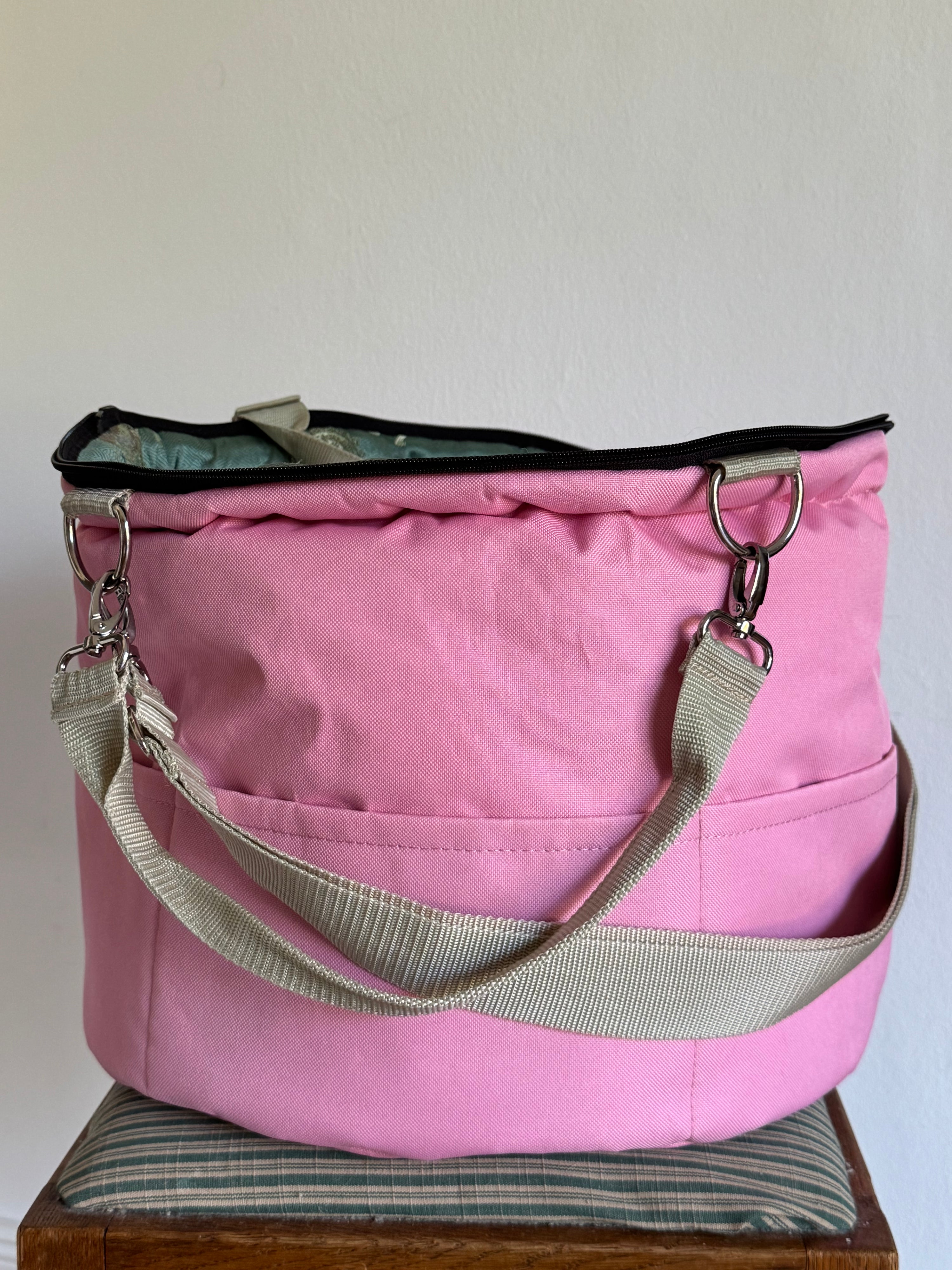 Eine Hundetasche zum schlafen und verreisen 
