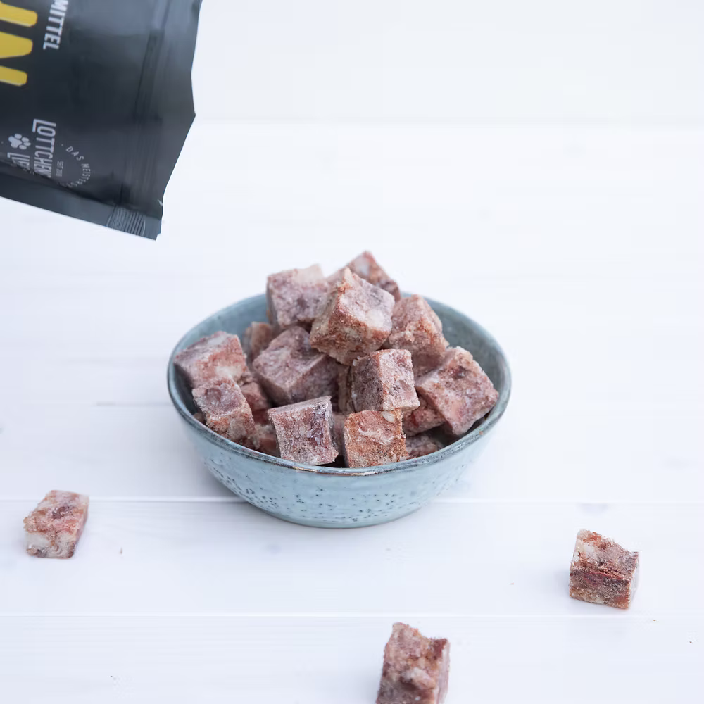 Lottchens Liebe Huhn Mix Würfel – tiefgefrorenes BARF Hundefutter aus Huhn, gewolfte Würfel in Schale, 600 g, nur Abholung im Laden