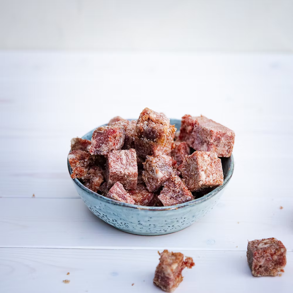 Lottchens Liebe Wild Lamm Würfel – tiefgefrorenes BARF Hundefutter aus Lamm mit Obst und Gemüse, gewolfte Würfel, 600 g, nur Abholung im Laden