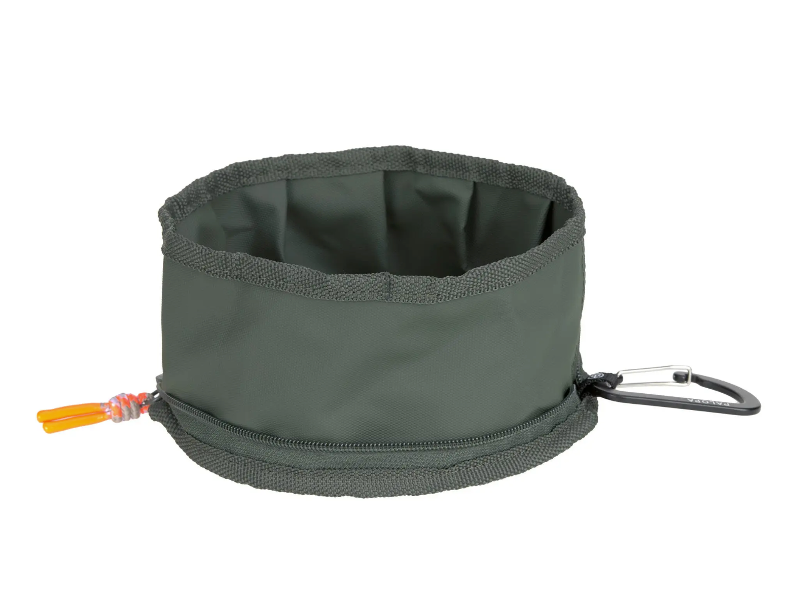 Geöffneter dunkelgrüner Palopa Reise-Napf Tura für Hunde, faltbar und aus wasserabweisendem, strapazierfähigem Material – perfekt für Unterwegs-Fütterung.