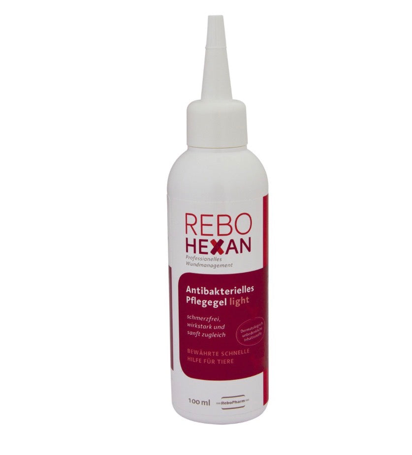 Eine Flasche mit ReboHexan antibakterielles Pflege-Gel light für Tiere 