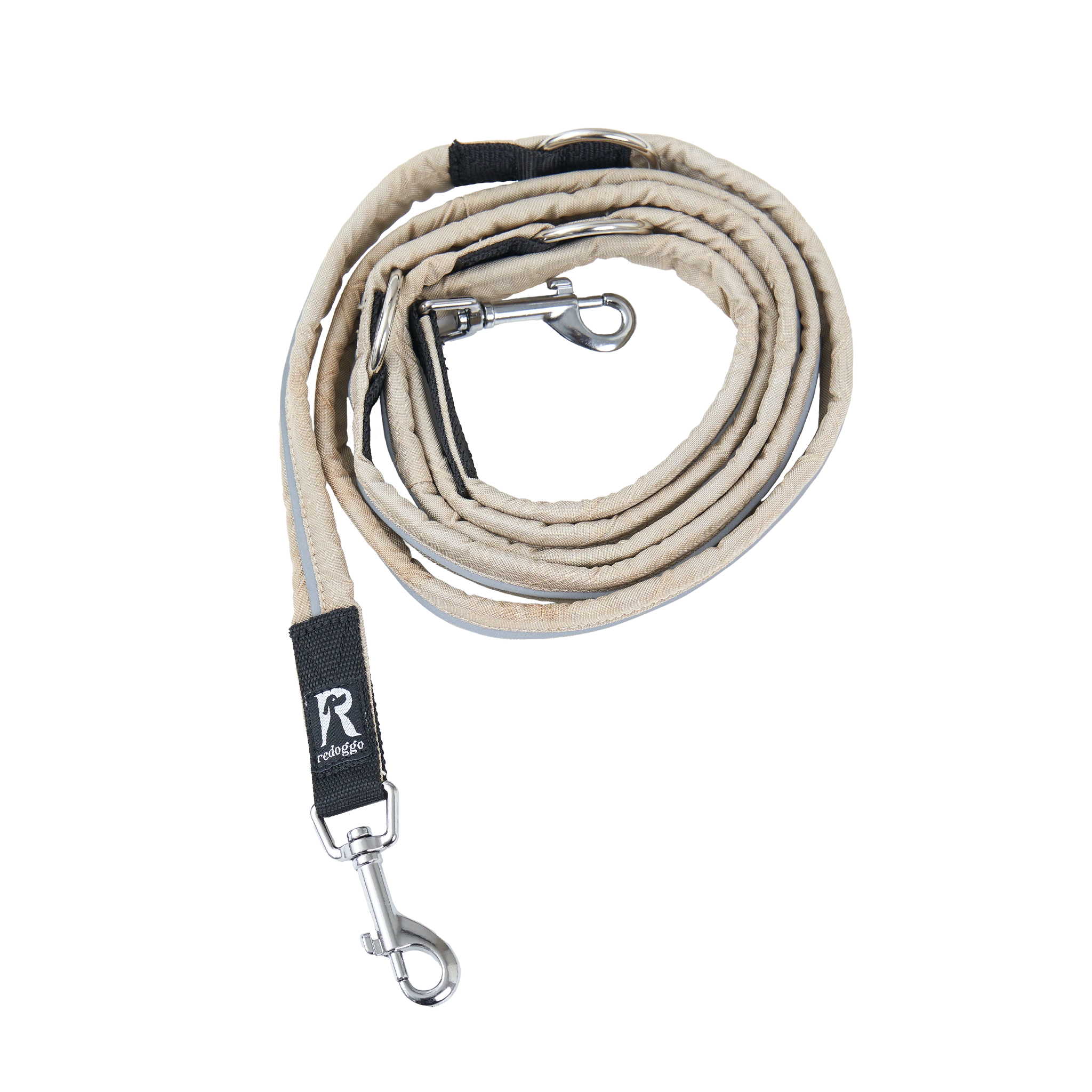Hundeleine aus beigem, upgecyceltem Airbag-Material, zusammengerollt mit stabilem Metallkarabiner
