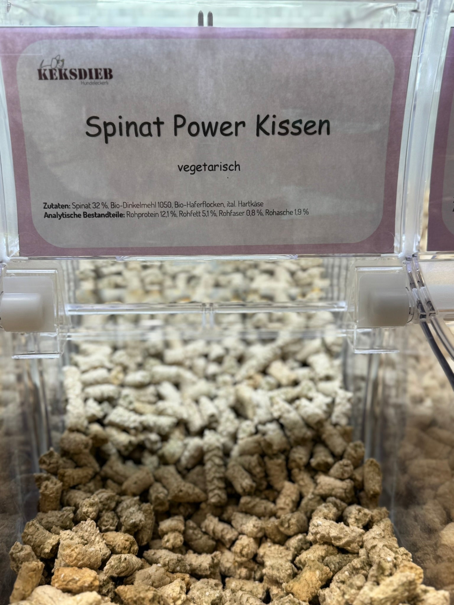 Spinat Power Kissen Hundeleckerlis  in Selbstbedienungsbox 