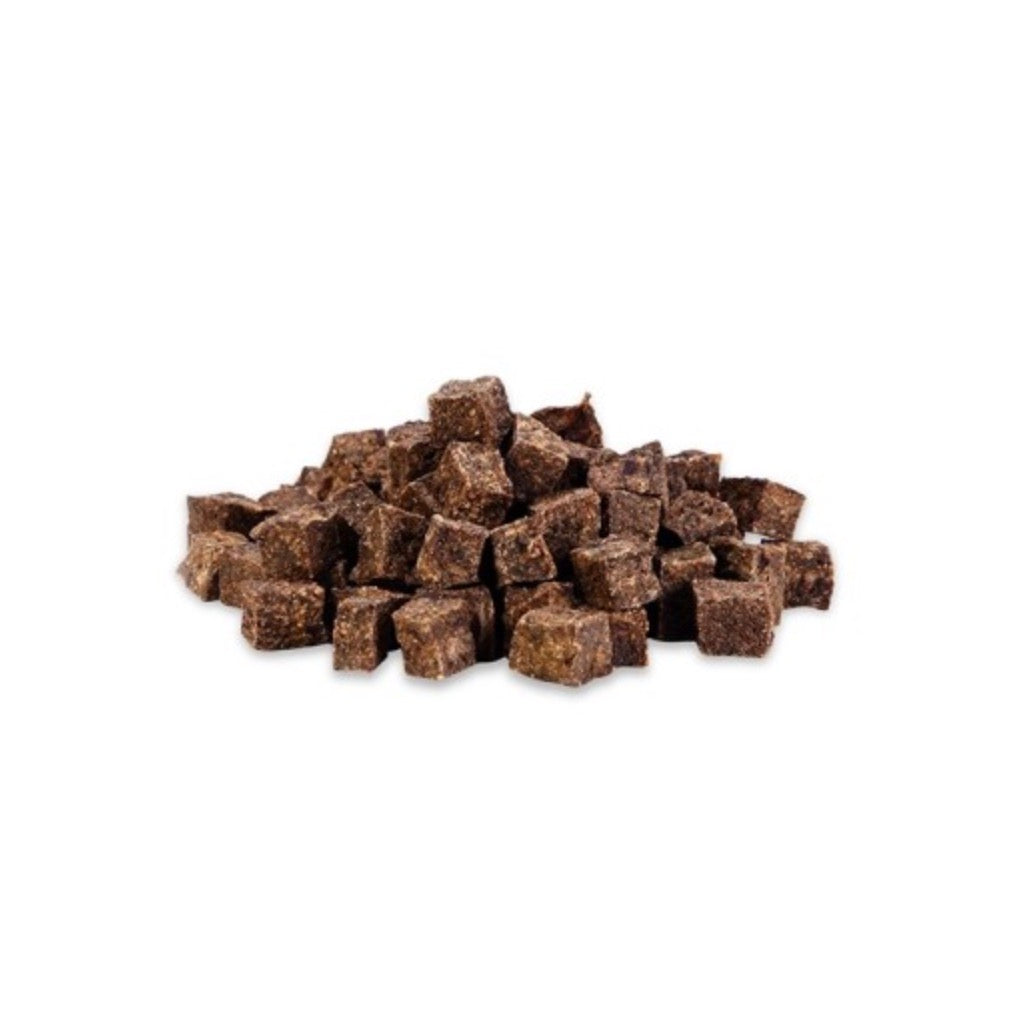 Ein Haufen Trocken-Barf Rind für Hunde 